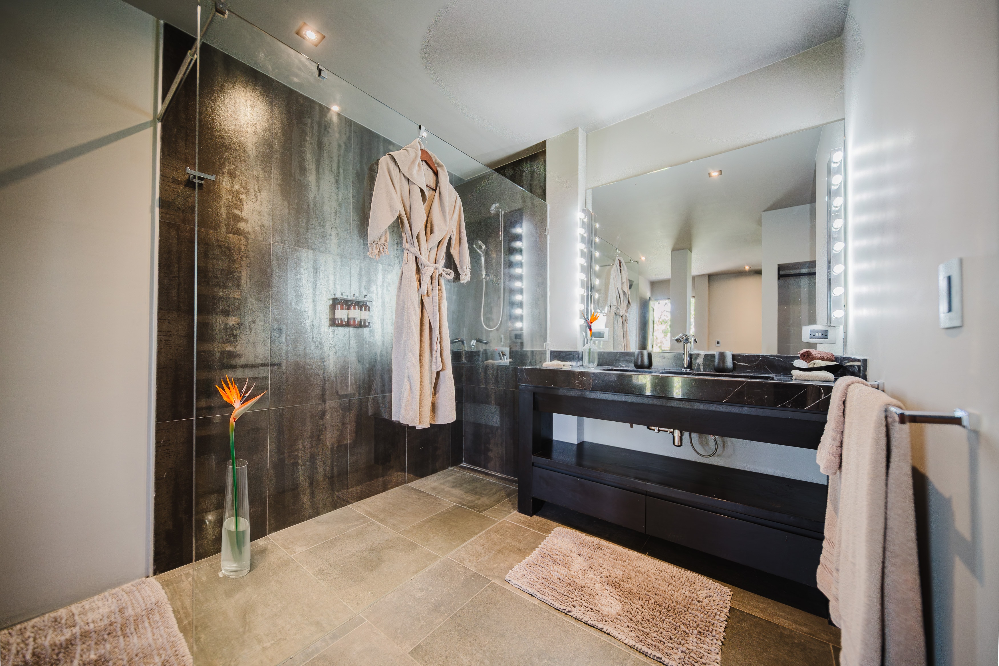 En-suite spa bathroom